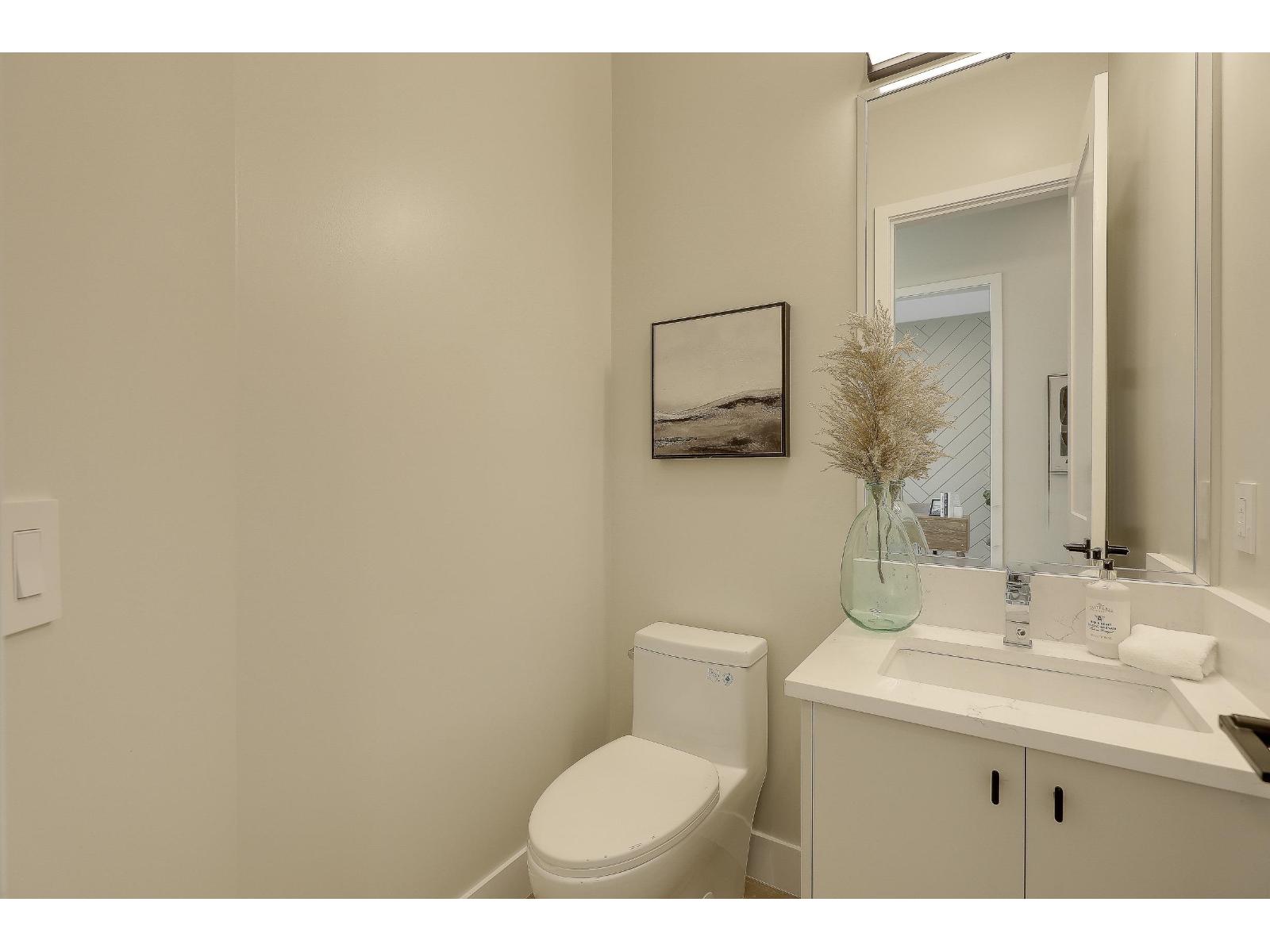 7734 196 Street Property Photo 20