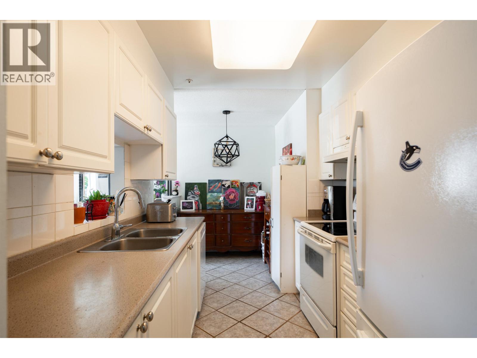 207 223 Mountain Highway Property Photo 6