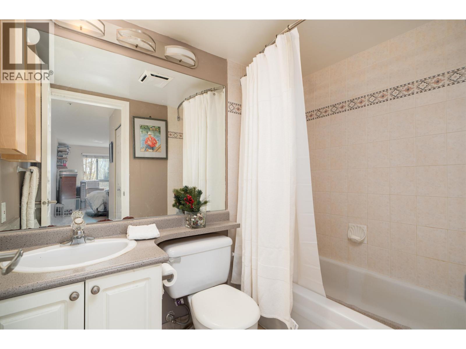 207 223 Mountain Highway Property Photo 9