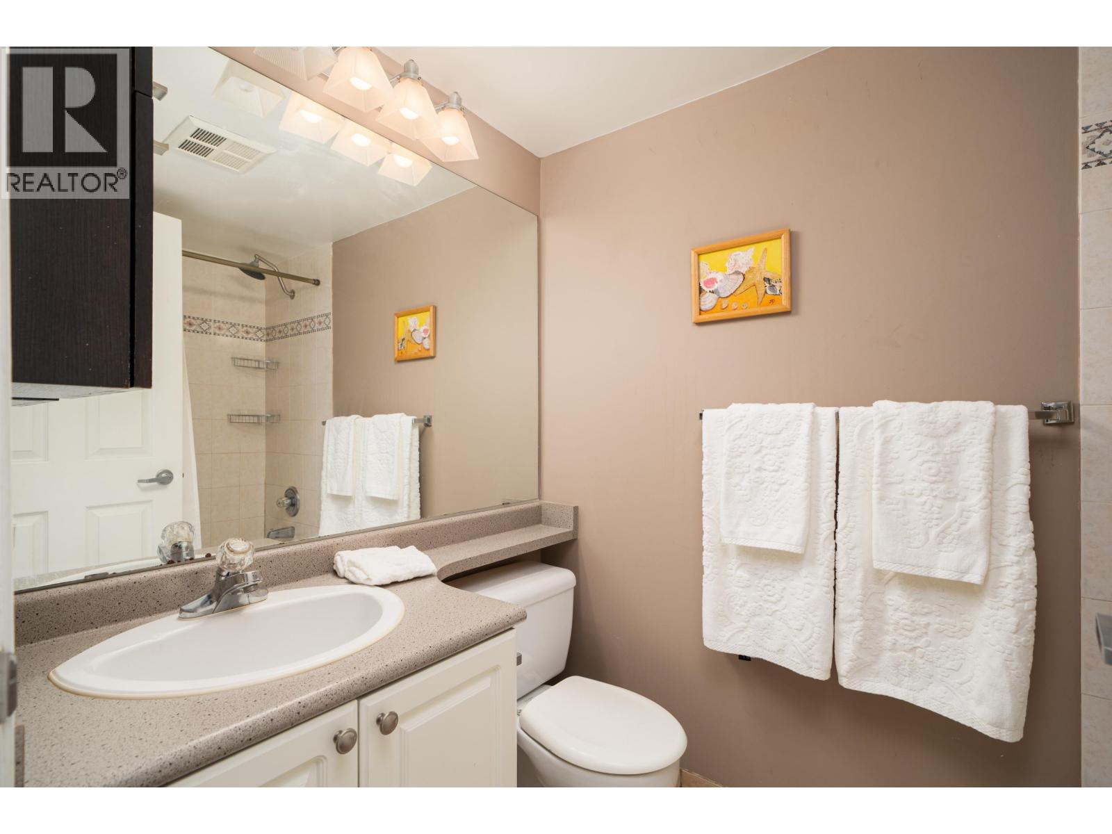 207 223 Mountain Highway Property Photo 12