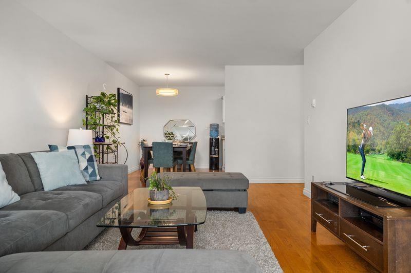 309 1444 Martin Street Property Photo 6
