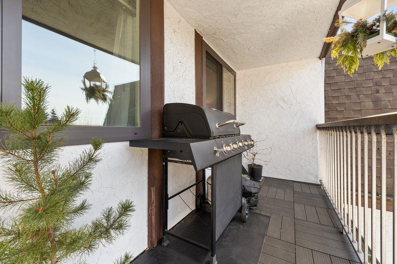 309 1444 Martin Street Property Photo 22
