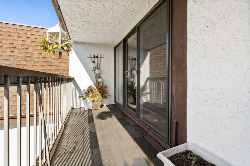 309 1444 Martin Street Property Photo 23