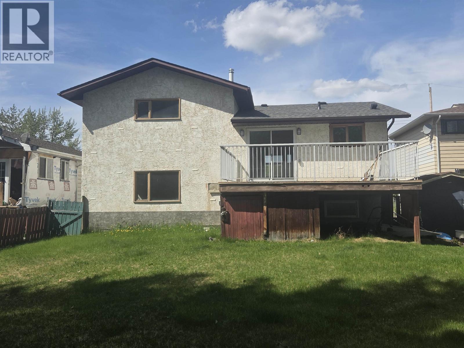 2402 Victoria Street Property Photo 6
