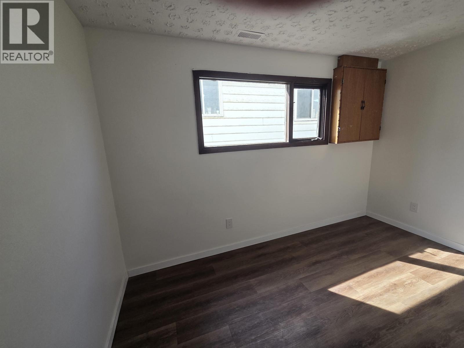 2402 Victoria Street Property Photo 13