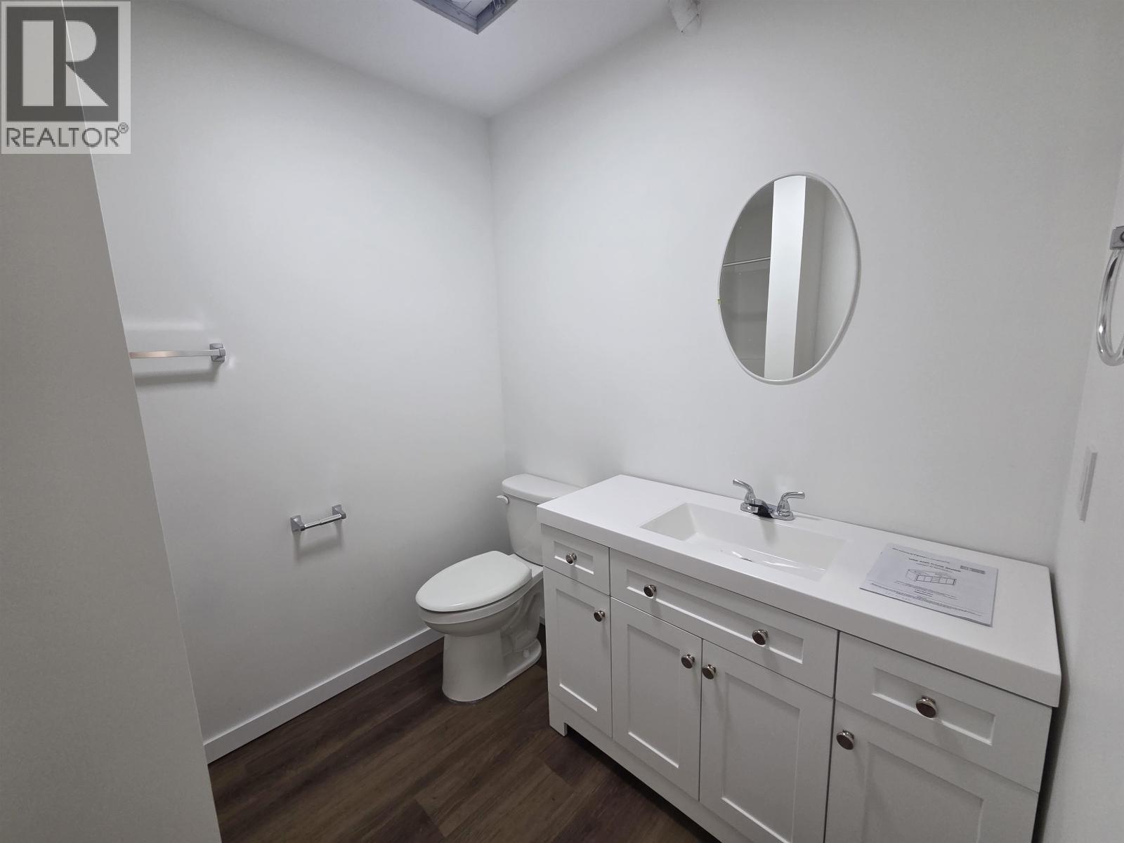 2402 Victoria Street Property Photo 17