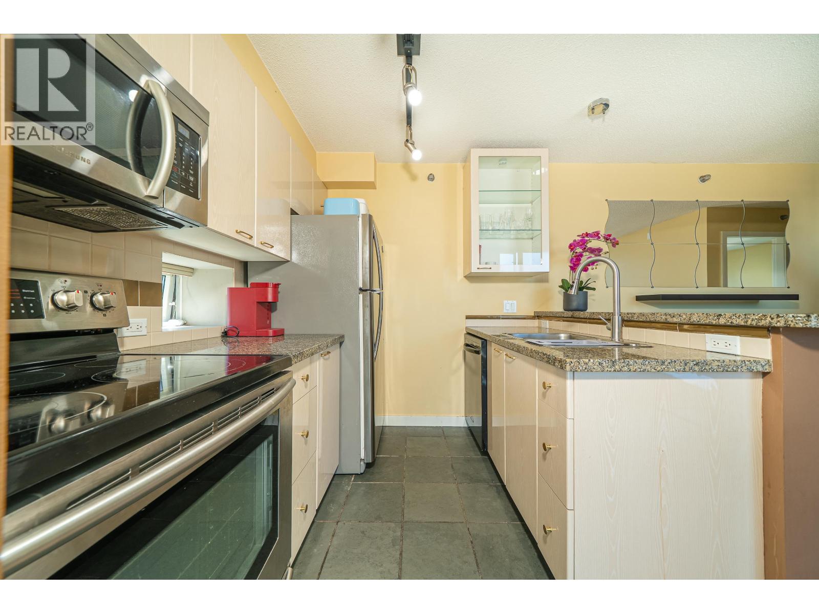 1509 1068 Hornby Street Property Photo 10