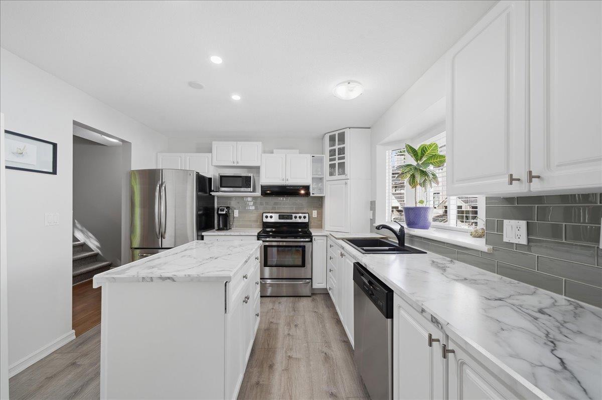39 7640 Blott Street Property Photo 13