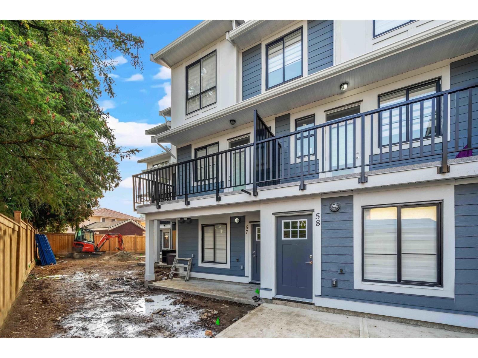 57 11556 72a Avenue Property Photo 3