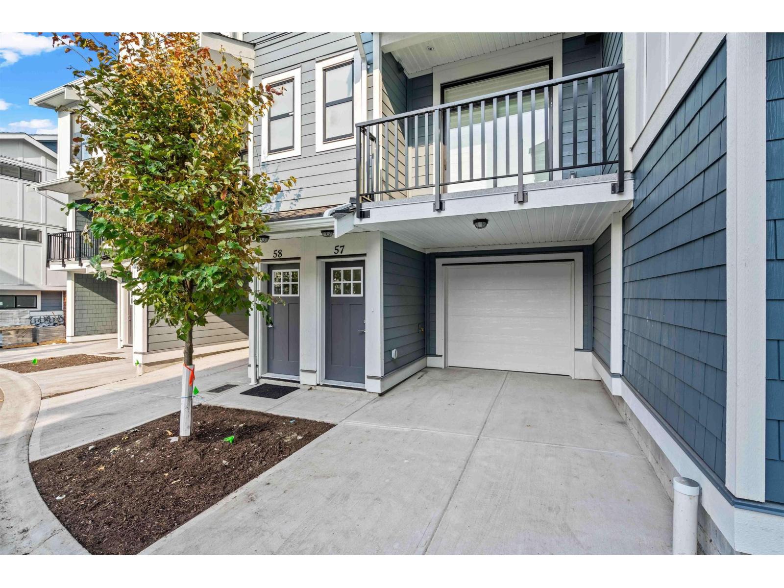 57 11556 72a Avenue Property Photo 4