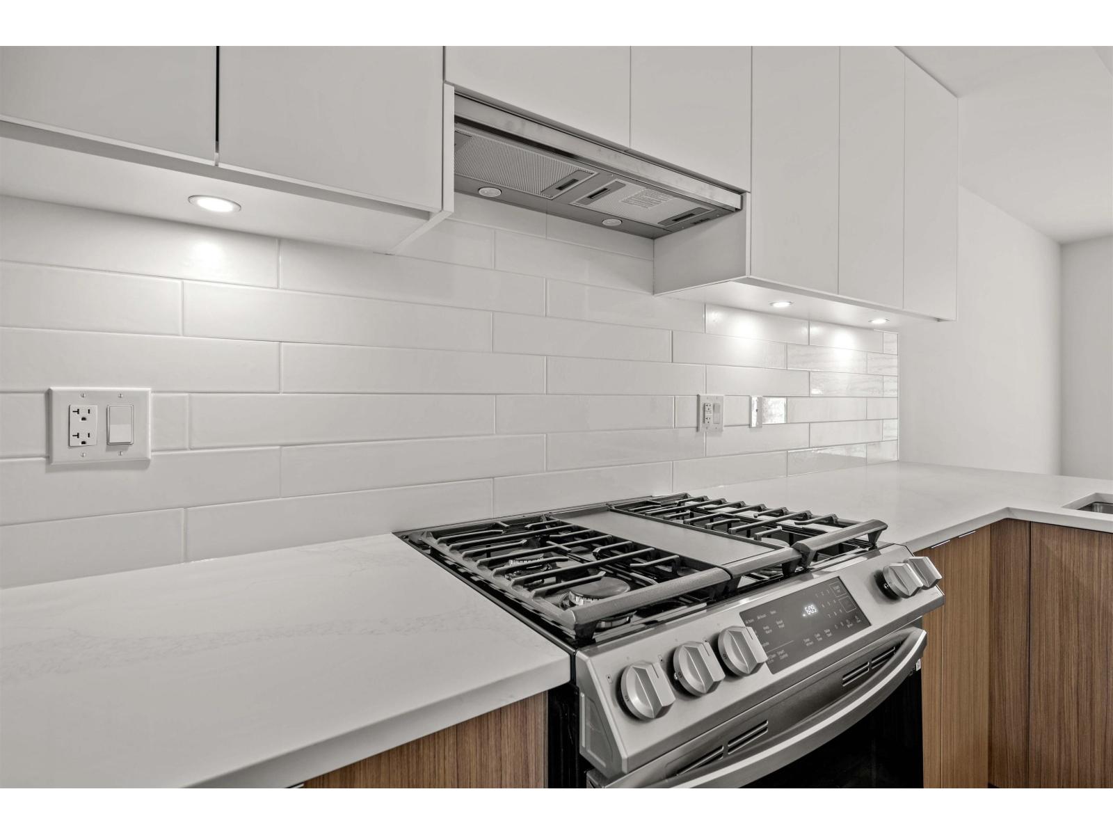 57 11556 72a Avenue Property Photo 14