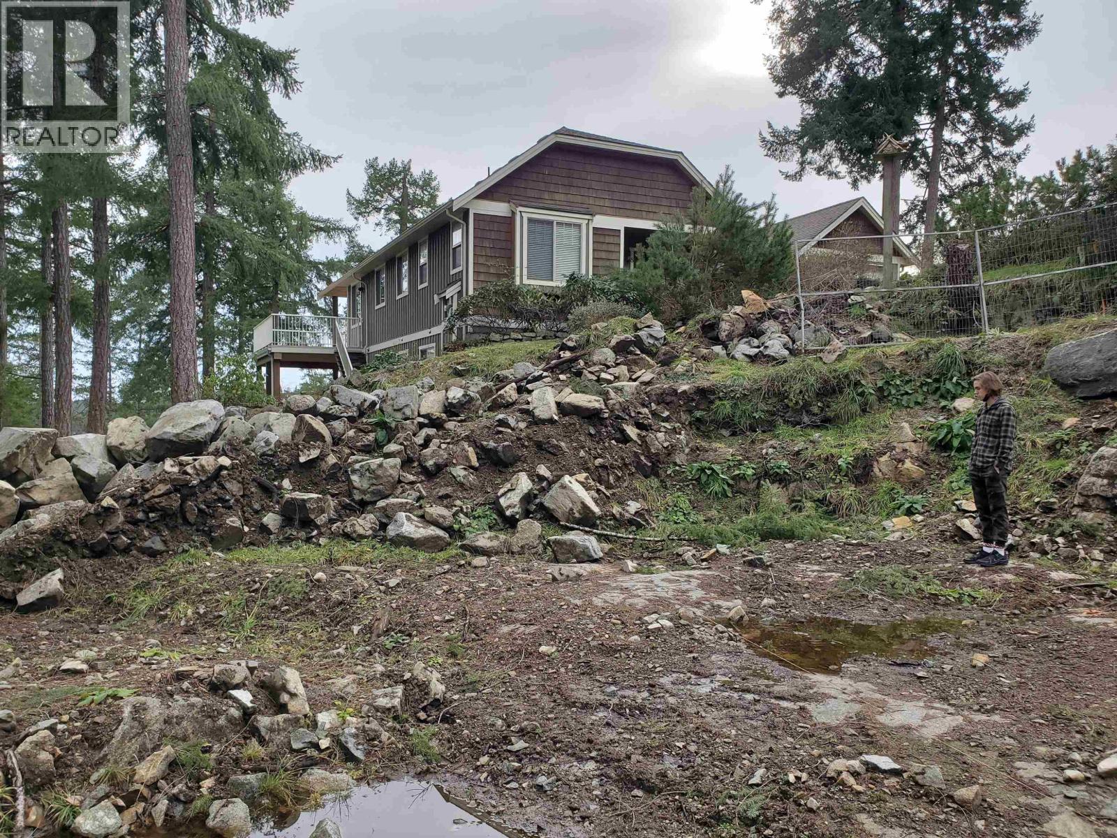 7 4622 Sinclair Bay Road Property Photo 9
