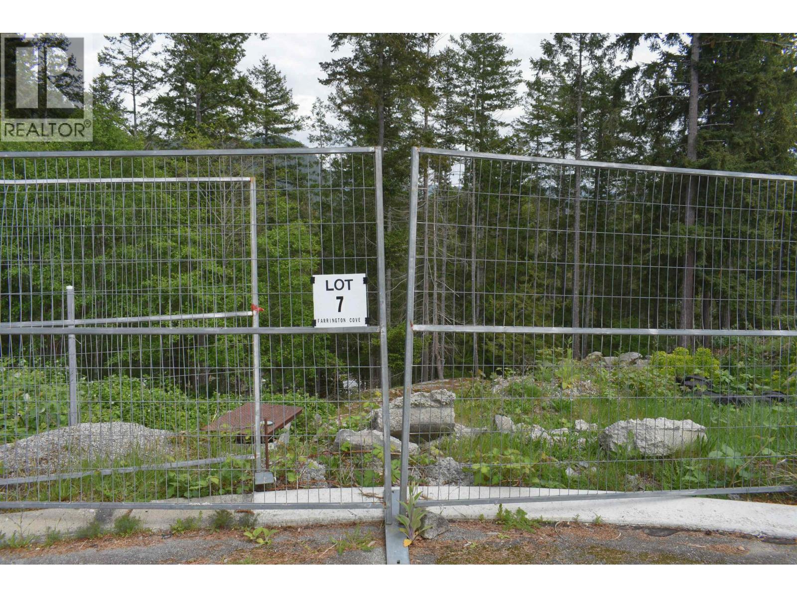 7 4622 Sinclair Bay Road Property Photo 16