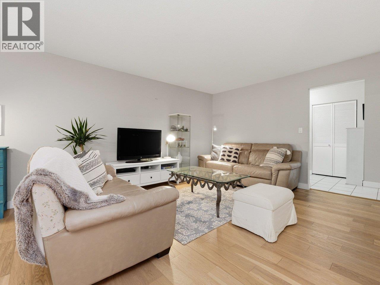89 1052 Premier Street Property Photo 3