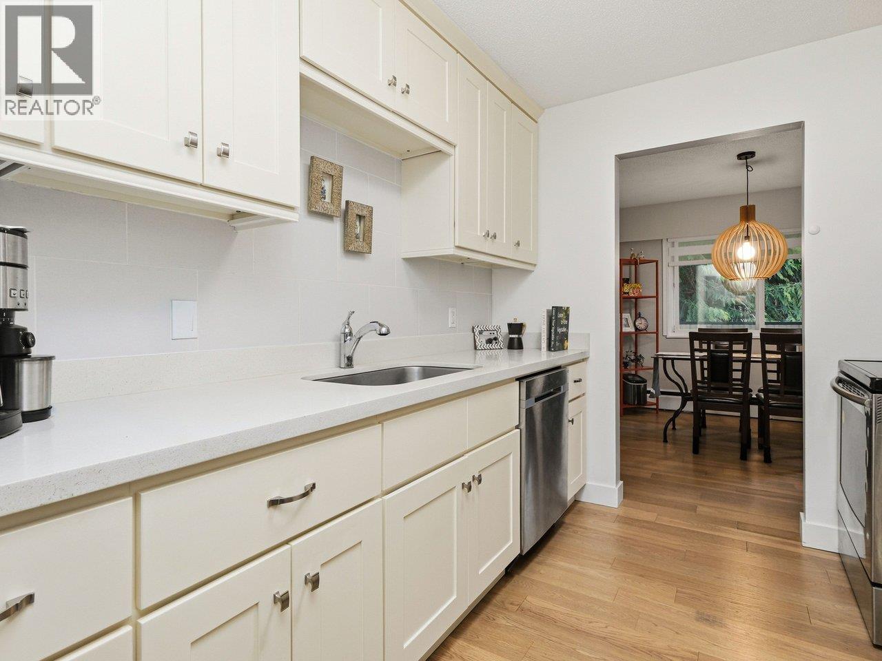 89 1052 Premier Street Property Photo 8