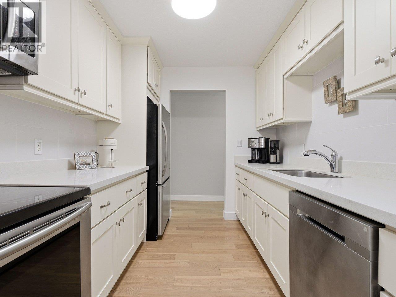89 1052 Premier Street Property Photo 9