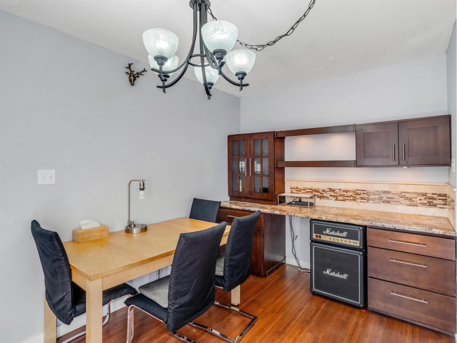 221 14861 98 Avenue Property Photo 5