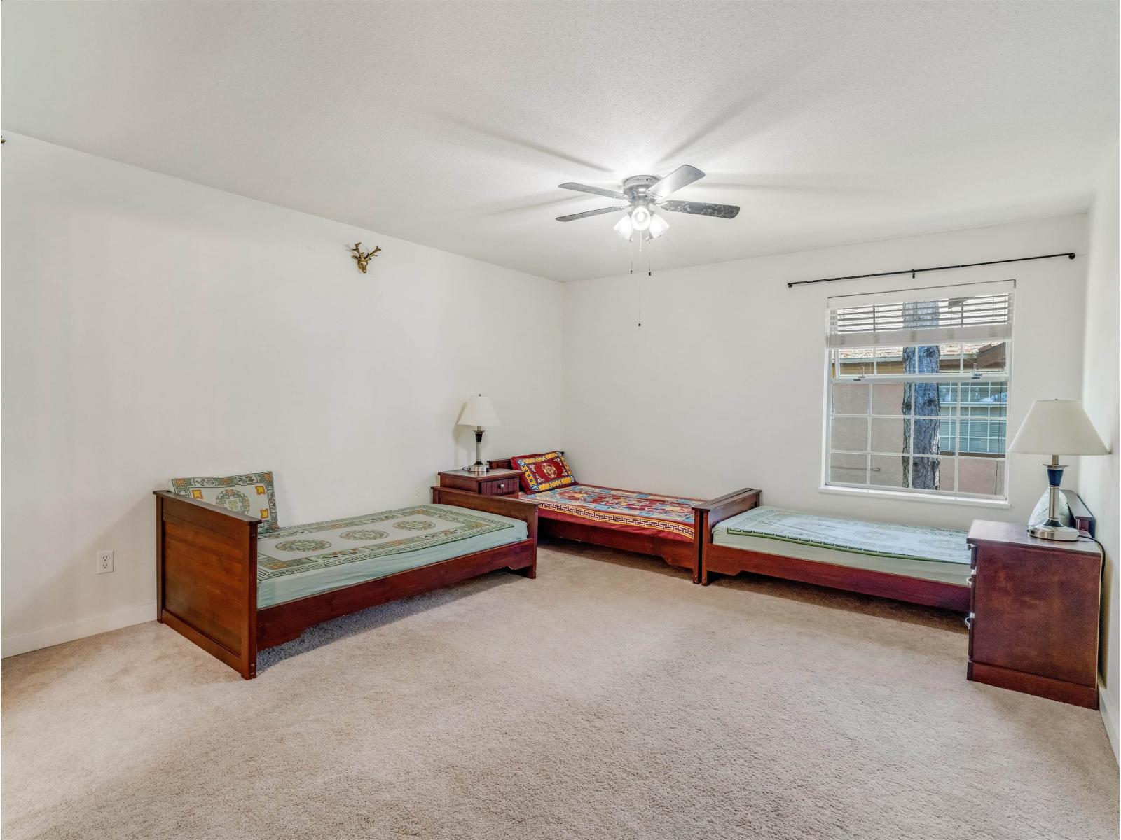 221 14861 98 Avenue Property Photo 12