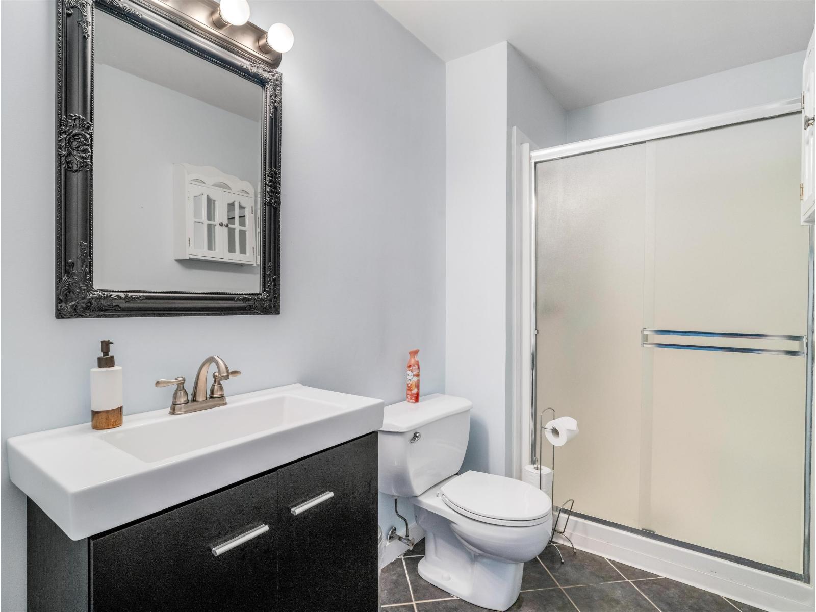221 14861 98 Avenue Property Photo 17