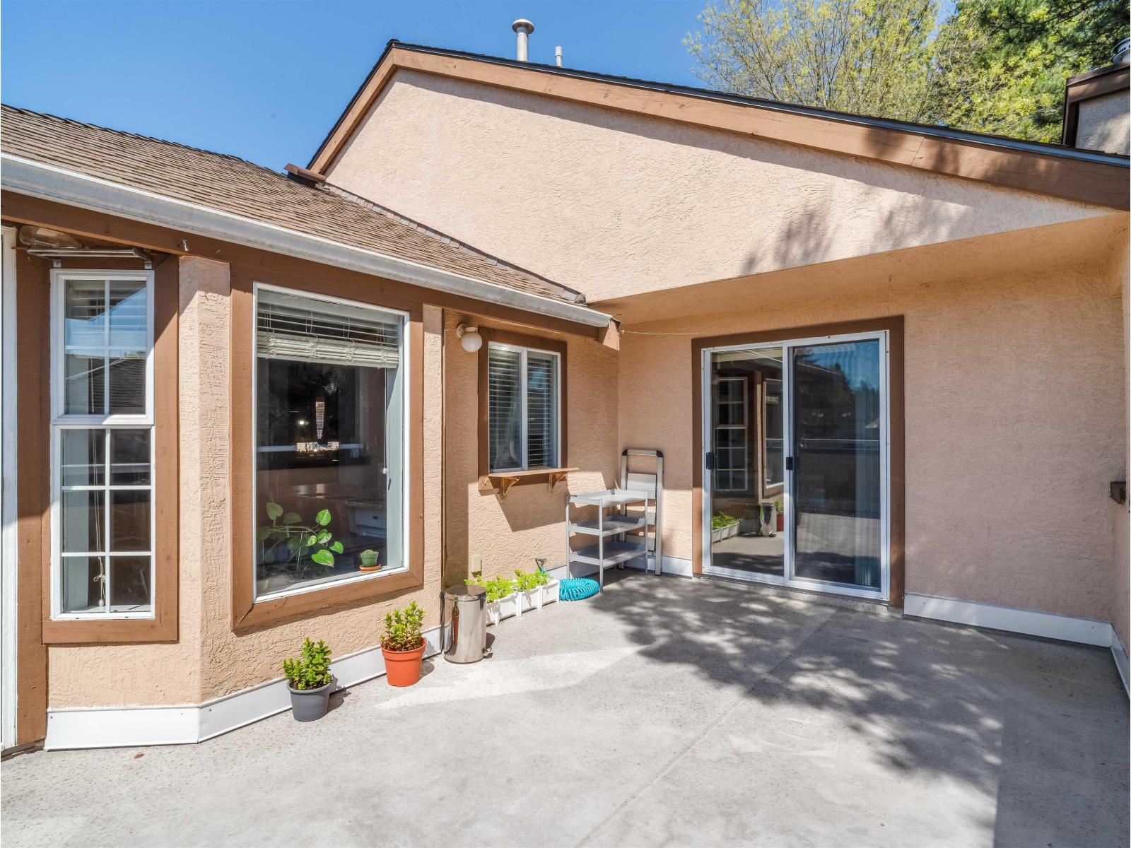 221 14861 98 Avenue Property Photo 21