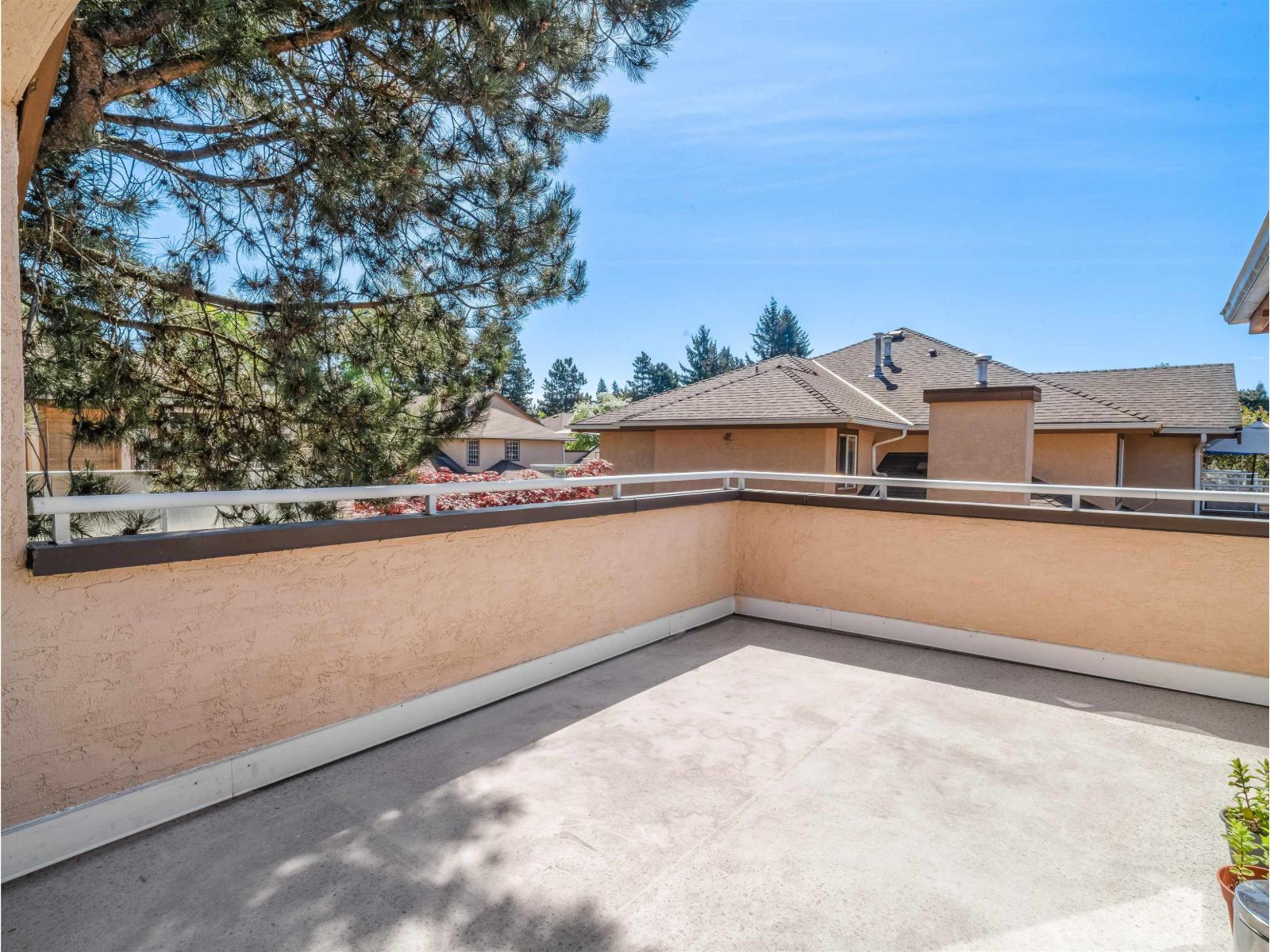 221 14861 98 Avenue Property Photo 30