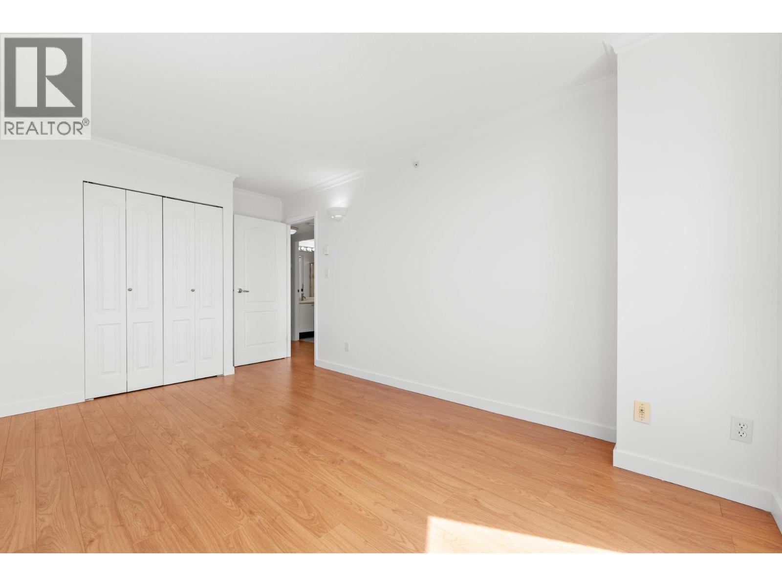 1100 7680 Granville Avenue Property Photo 11