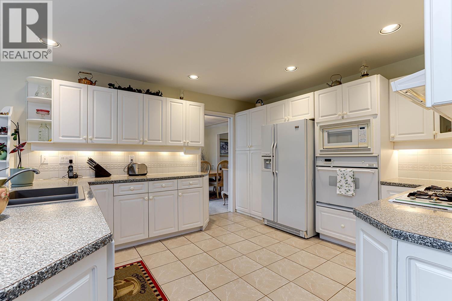 1254 Pacific Drive Property Photo 12