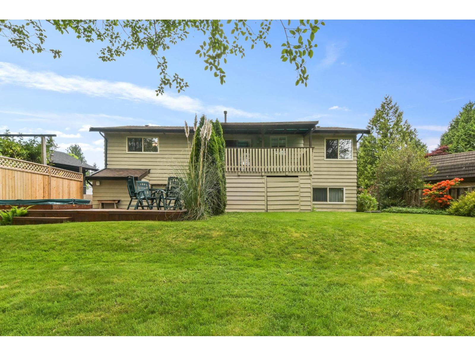 7978 141a Street Property Photo 5