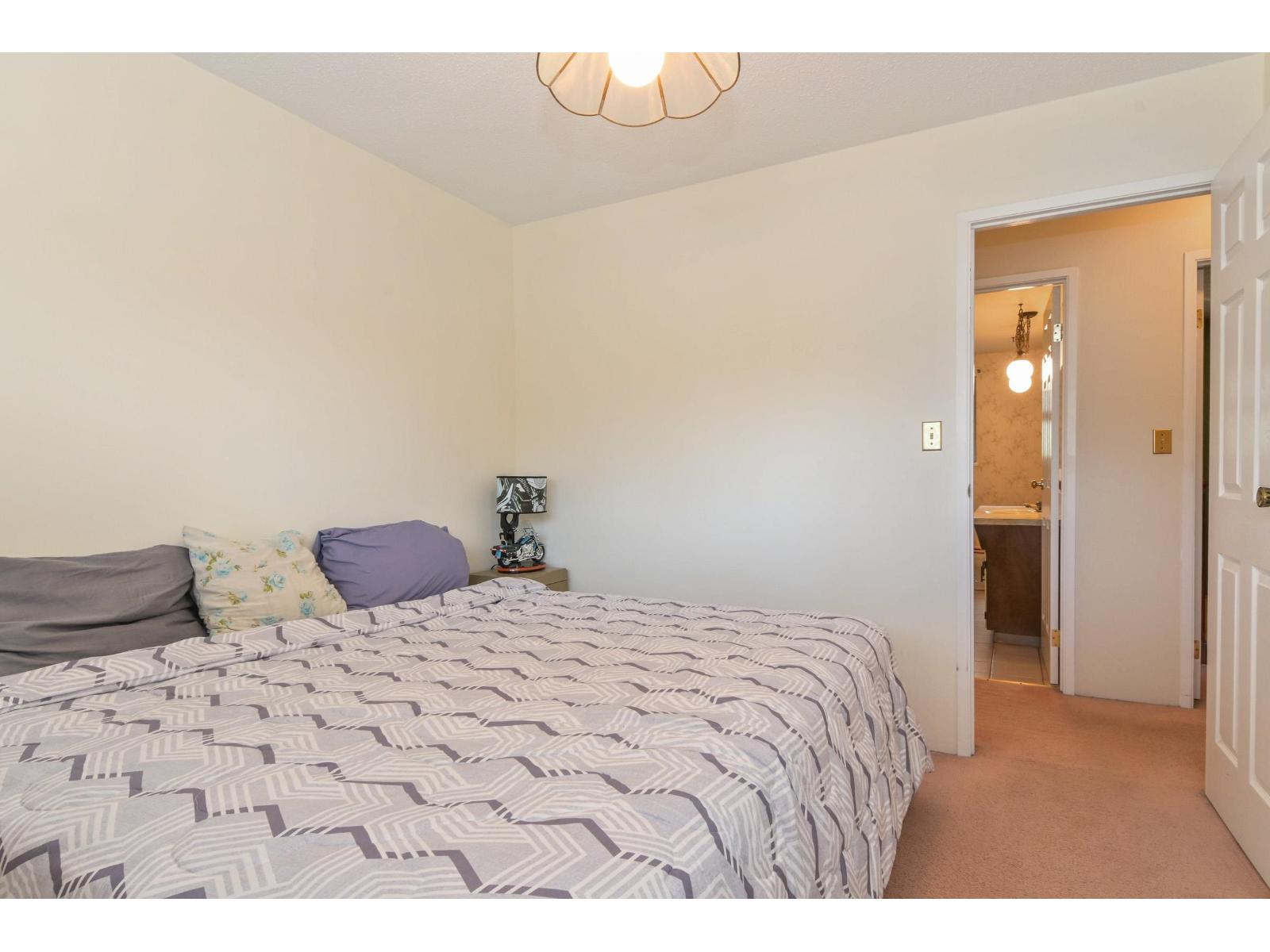 7978 141a Street Property Photo 24