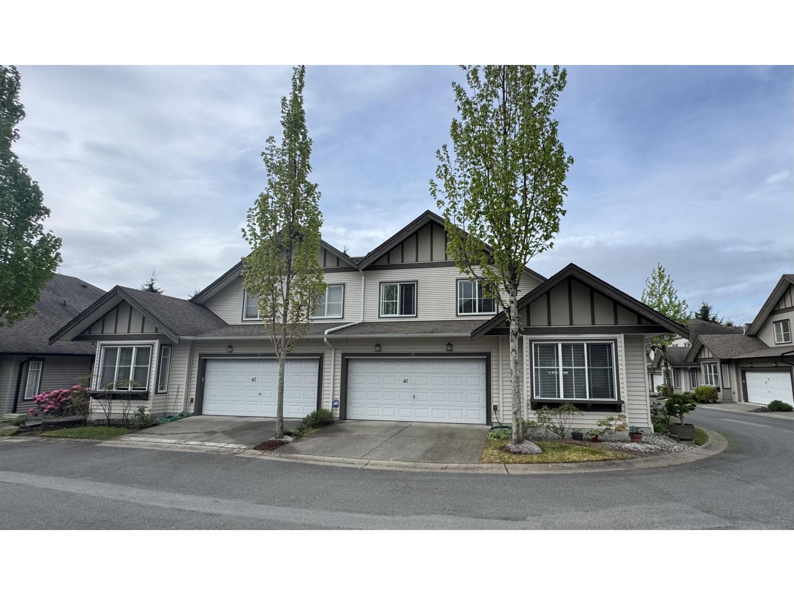41 15868 85 Avenue Property Photo 2