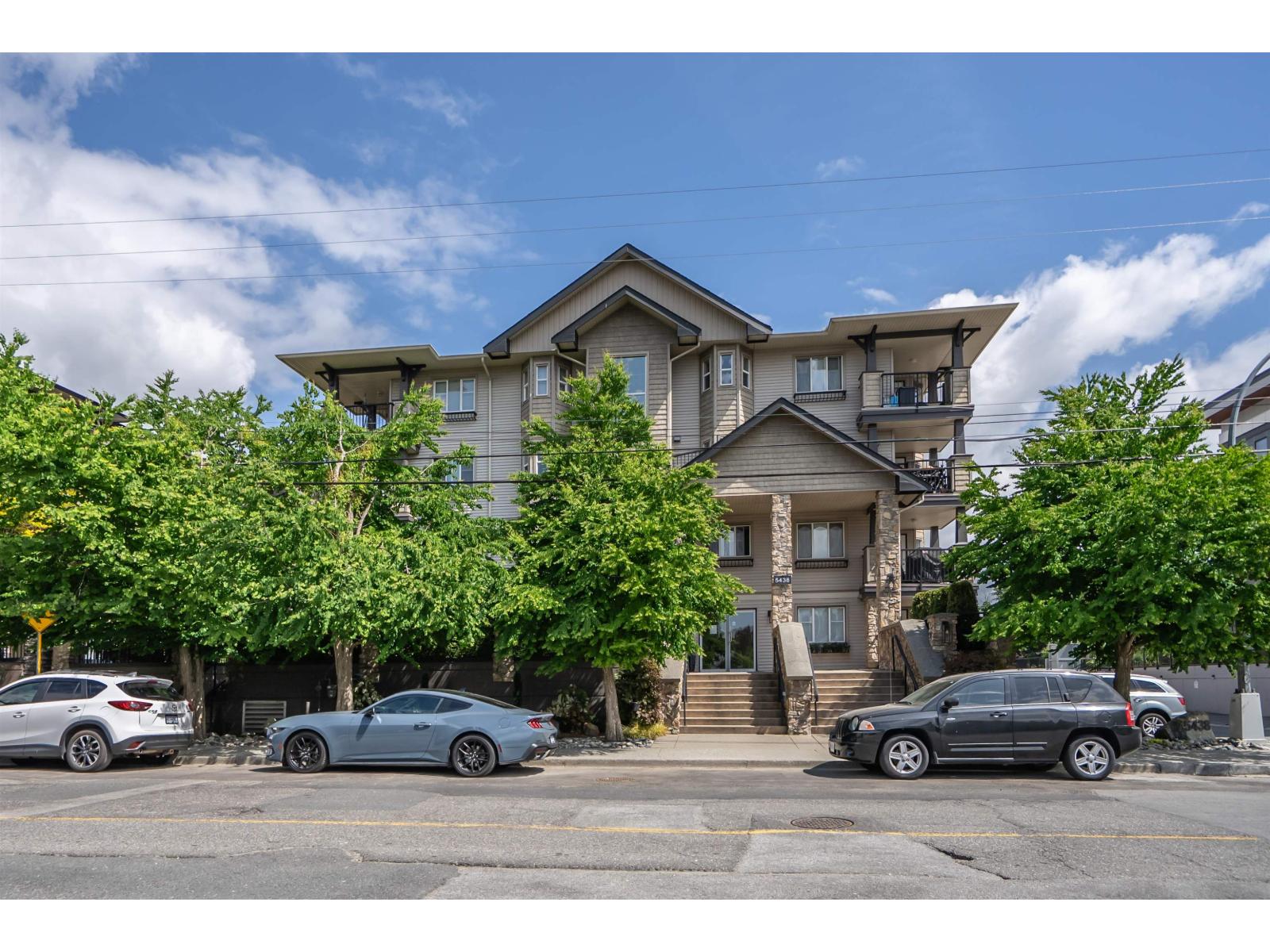 213 5438 198 Street Property Photo 1