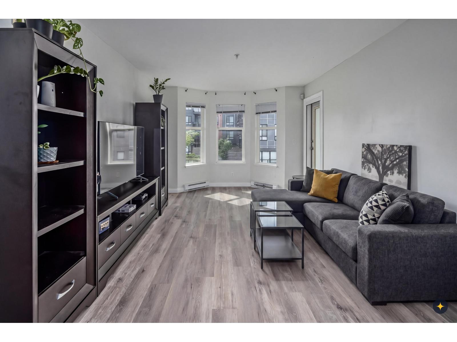 213 5438 198 Street Property Photo 2