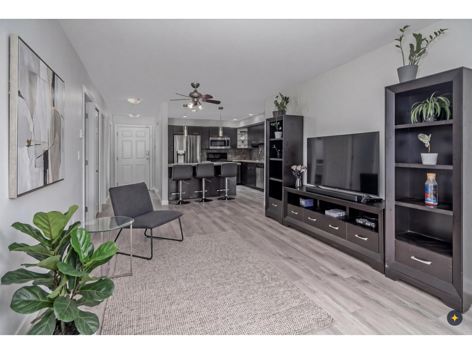 213 5438 198 Street Property Photo 5