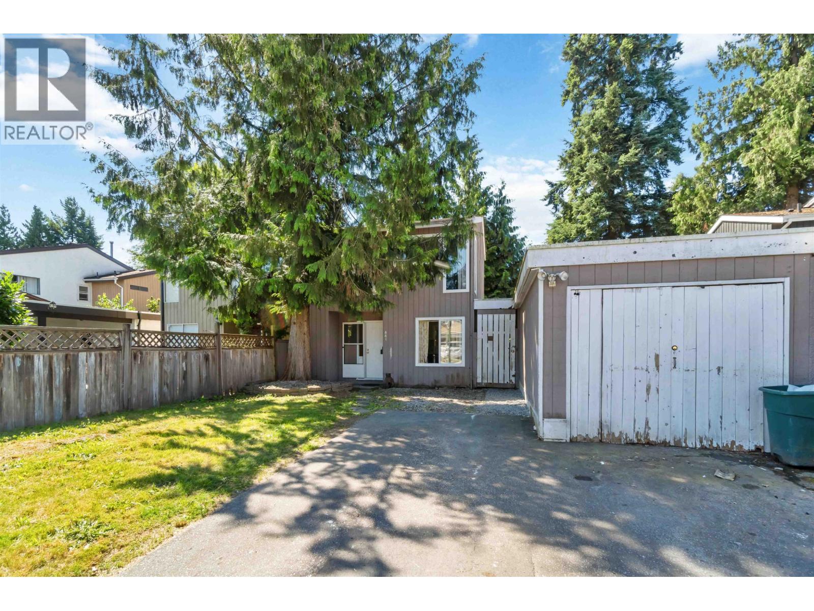 881 PINEBROOK PLACE