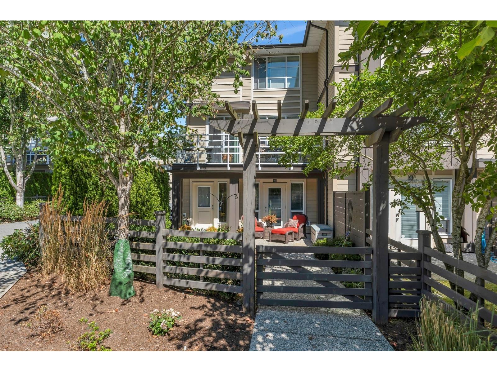 22 15405 31 Avenue Property Photo 4