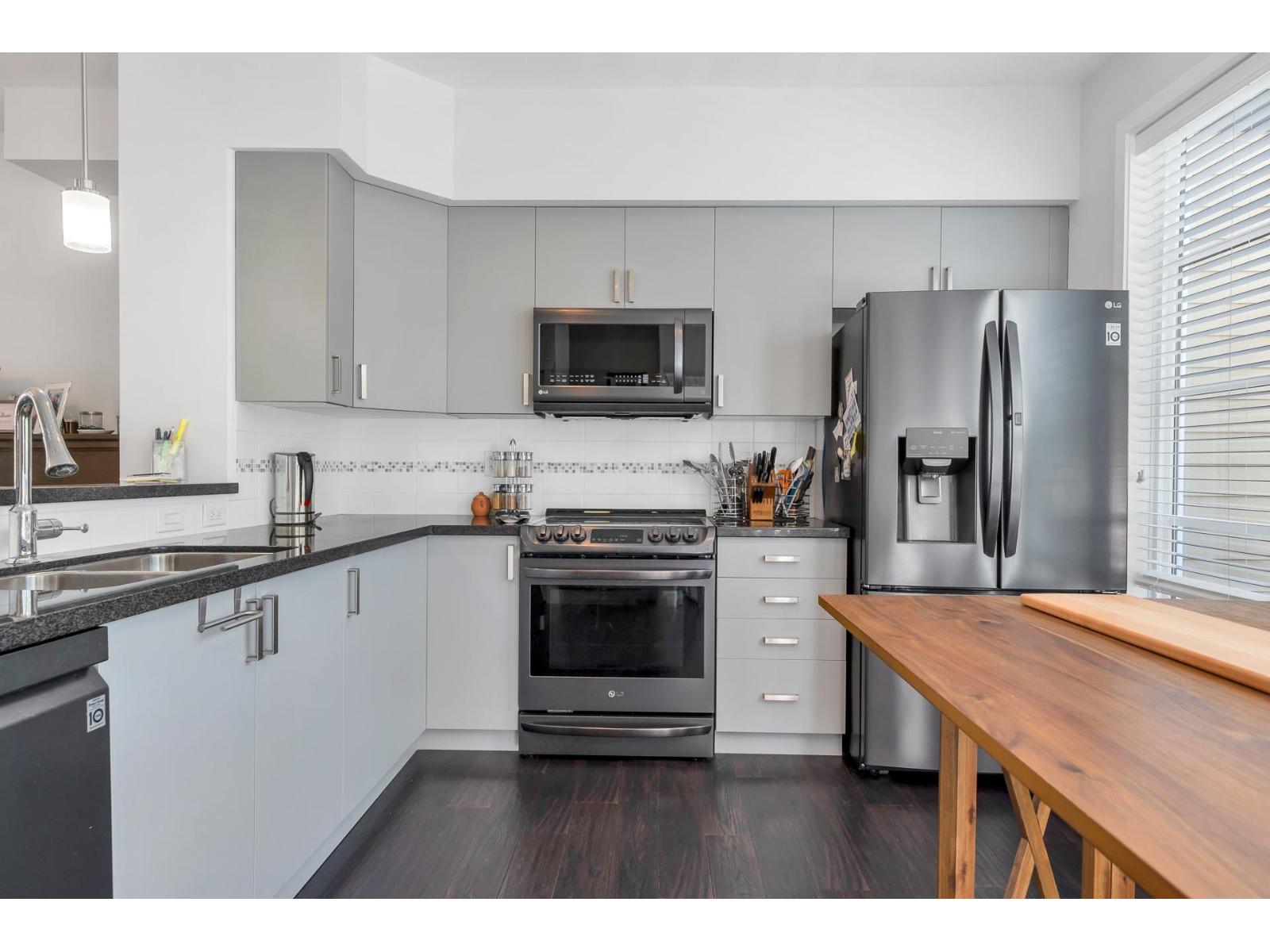 22 15405 31 Avenue Property Photo 14