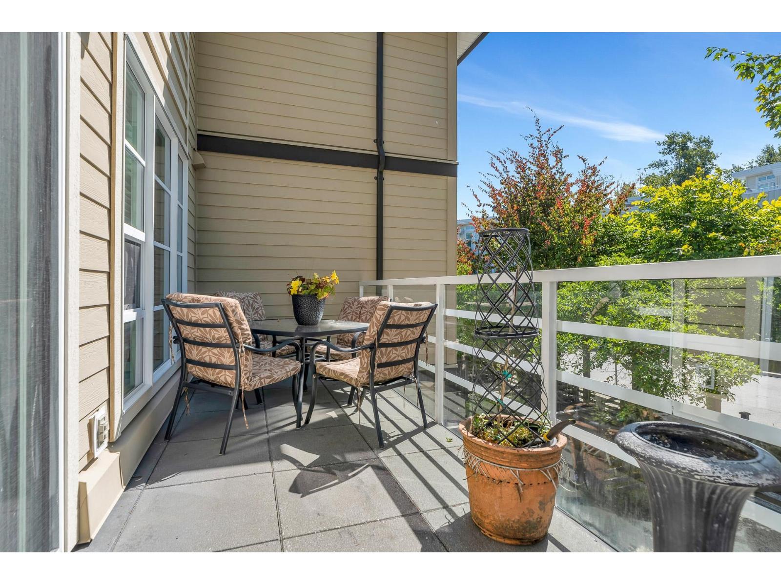 22 15405 31 Avenue Property Photo 18