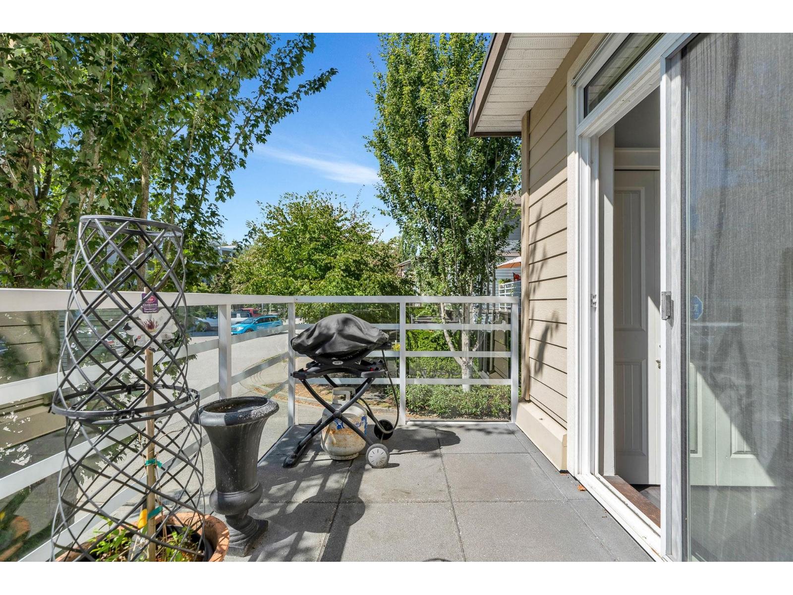 22 15405 31 Avenue Property Photo 21
