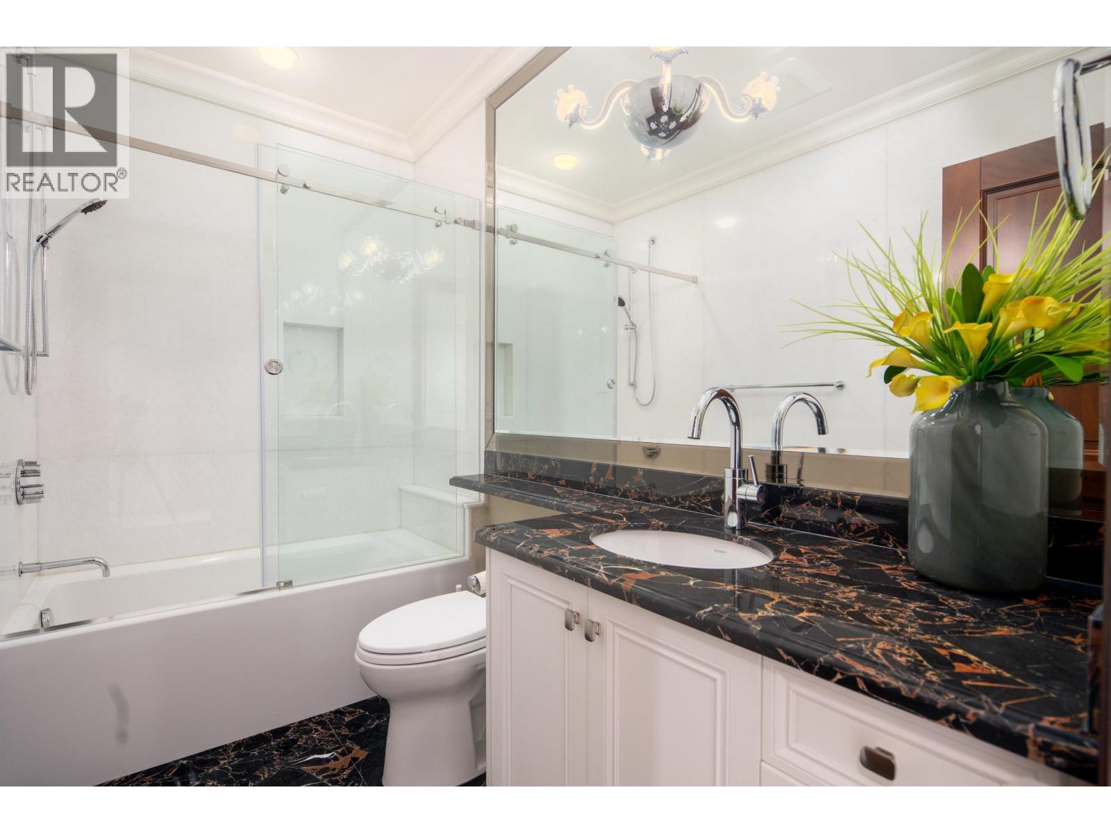 2426 Halston Court Property Photo 28