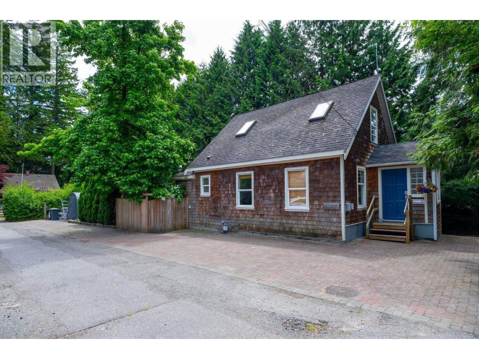 1075 Gladwin Drive Property Photo 1