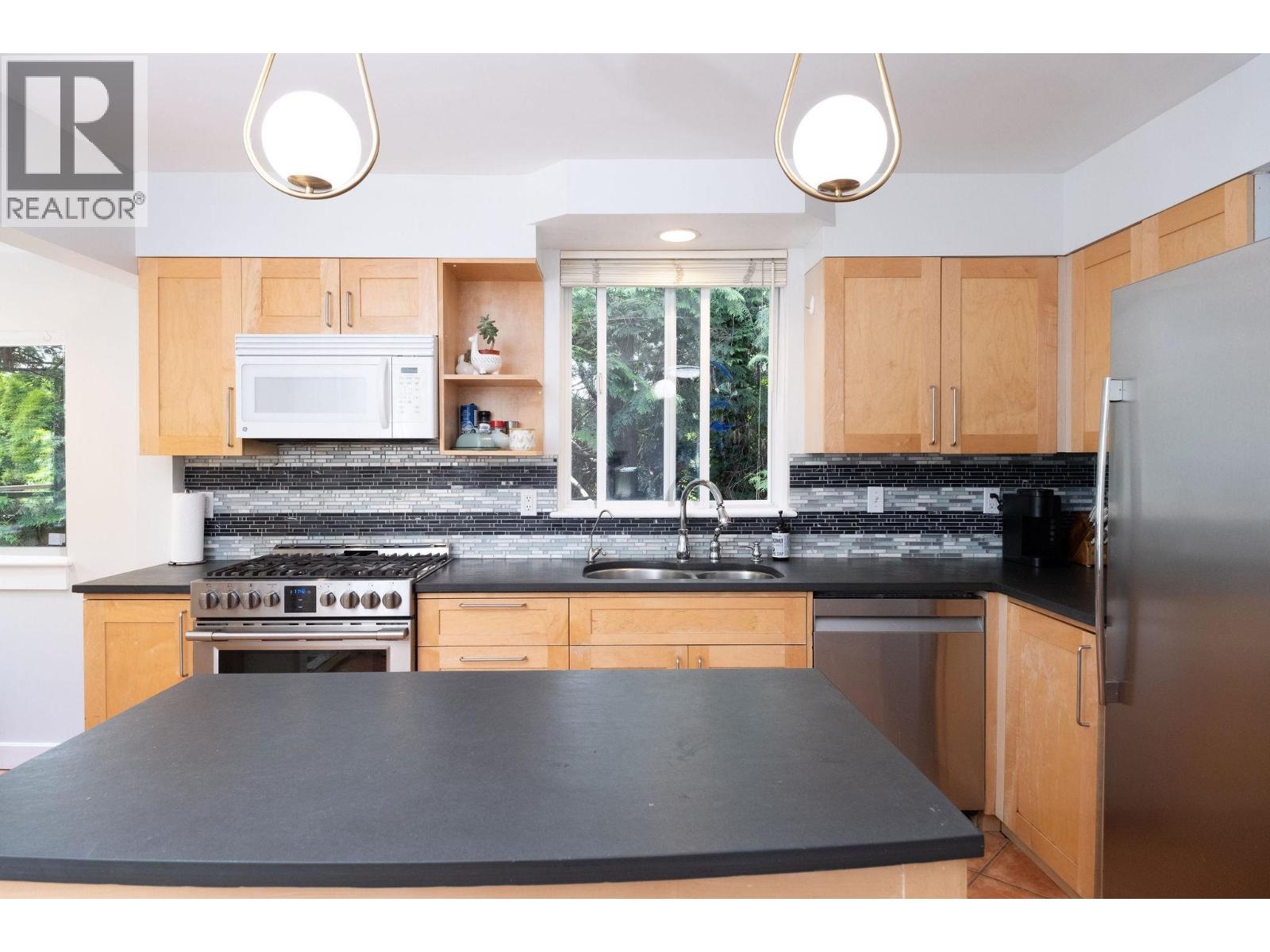 1075 Gladwin Drive Property Photo 15