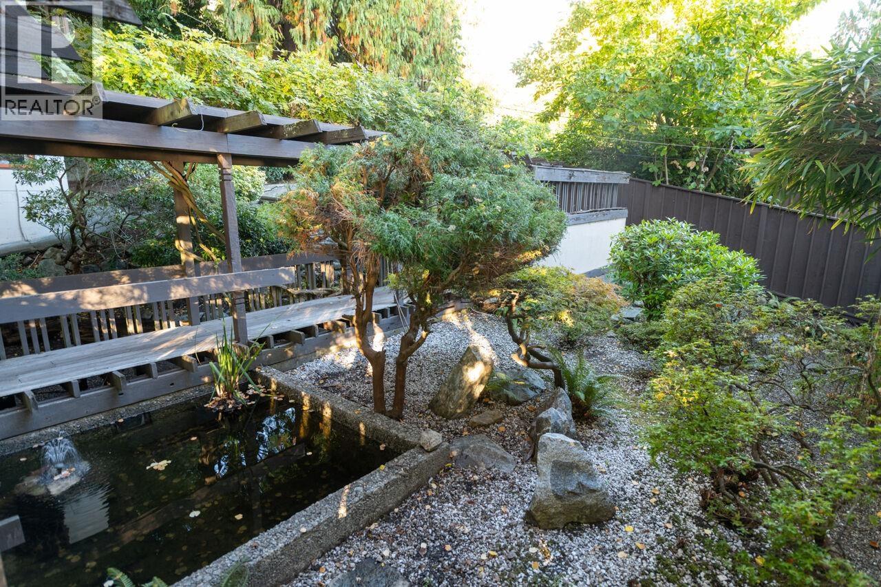 3248 Marine Drive Property Photo 11