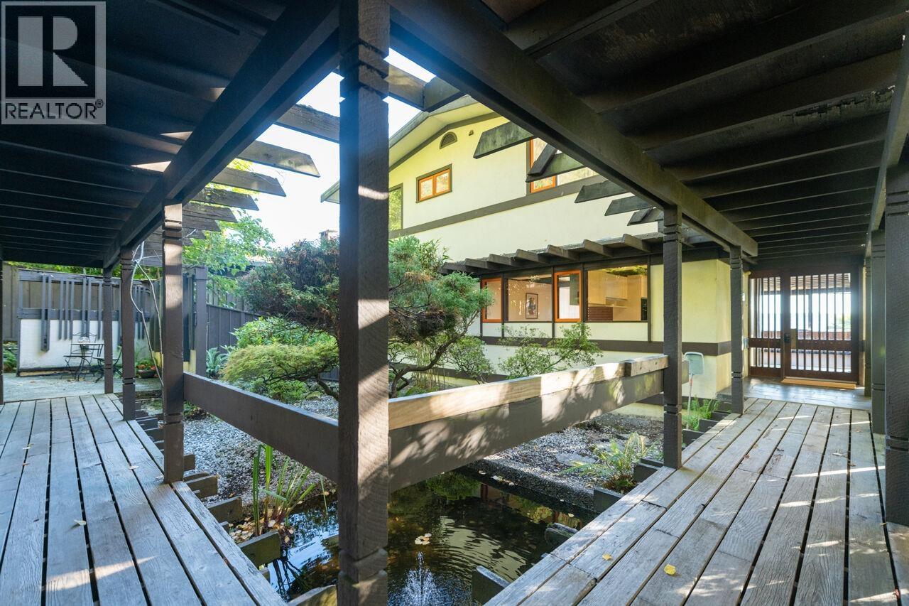 3248 Marine Drive Property Photo 12