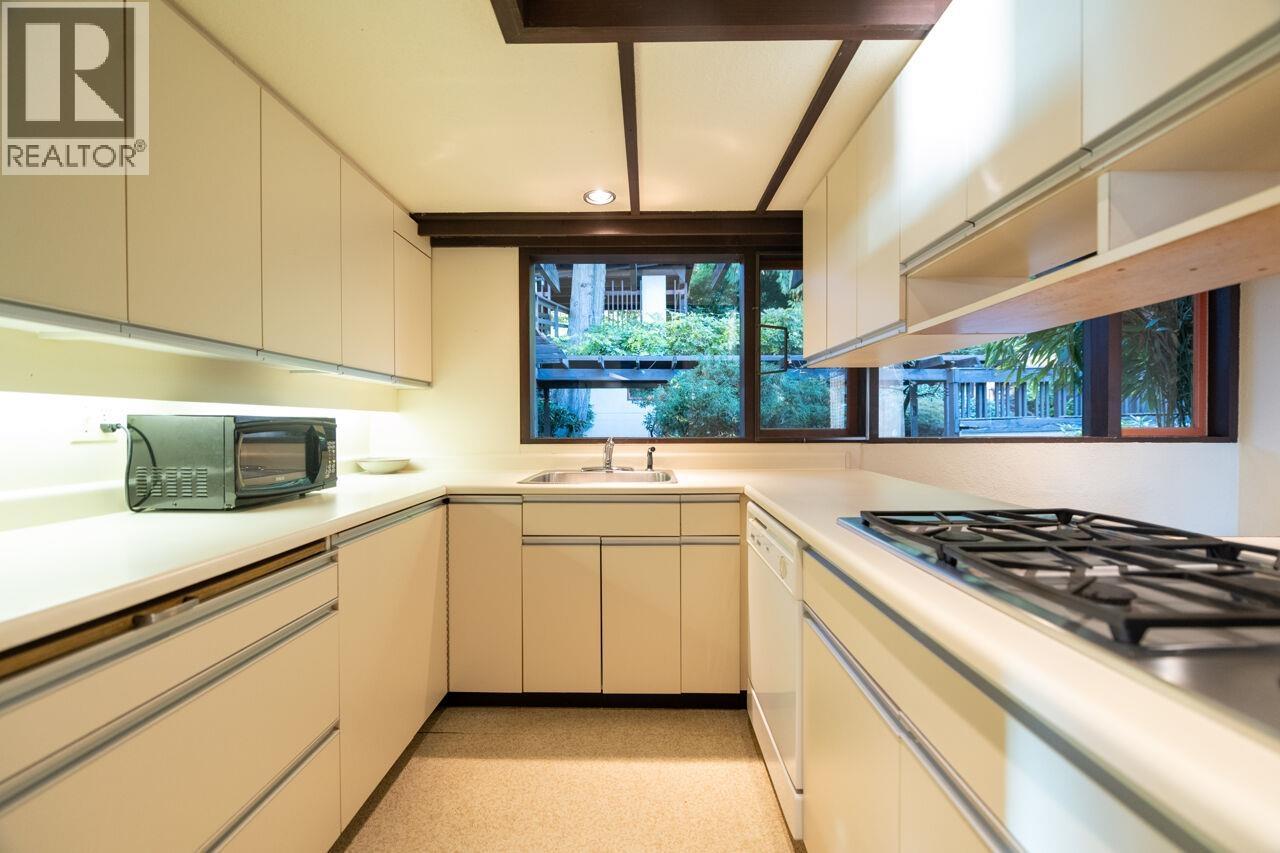 3248 Marine Drive Property Photo 21