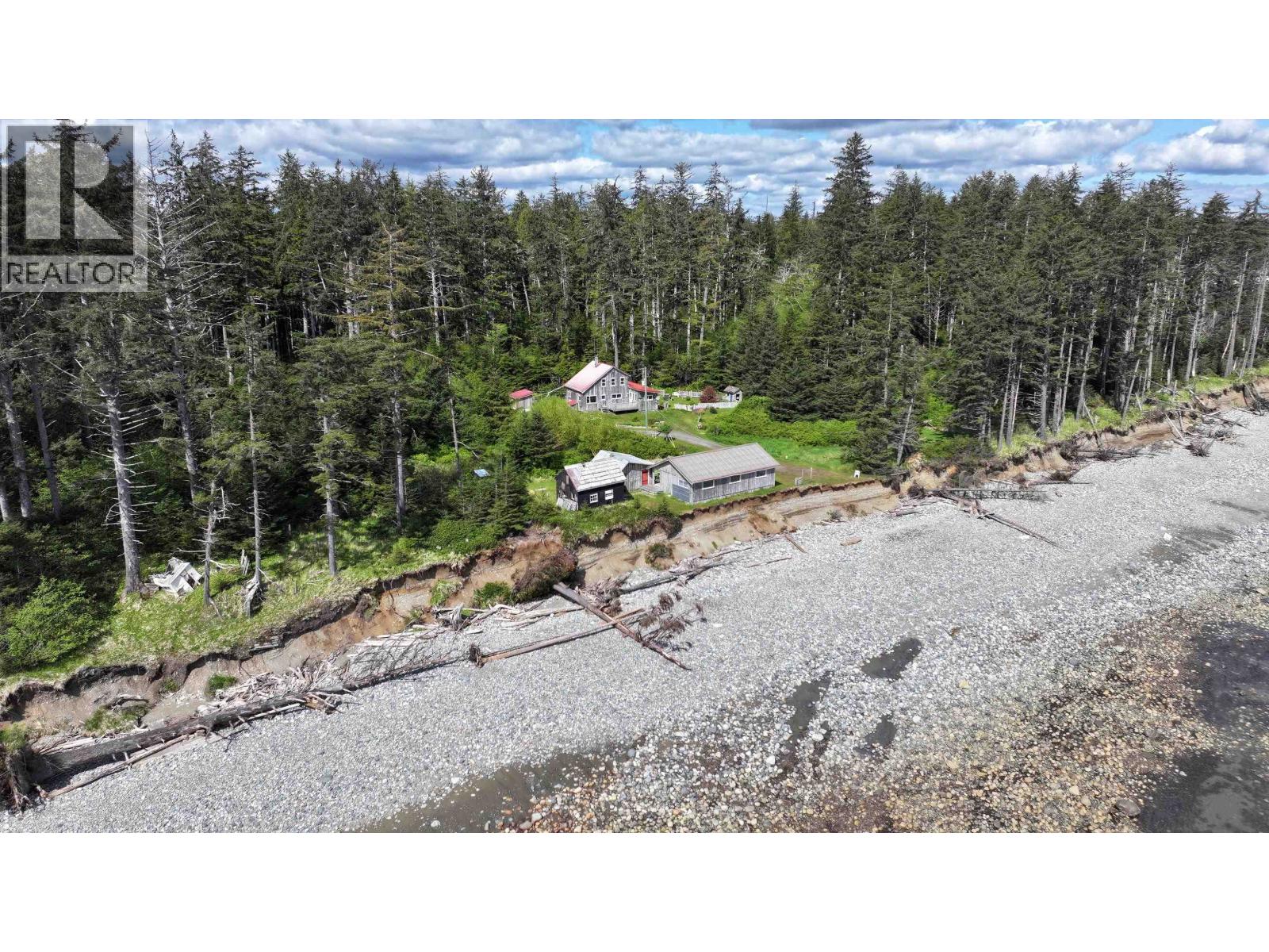 556 Davis Road Property Photo 3