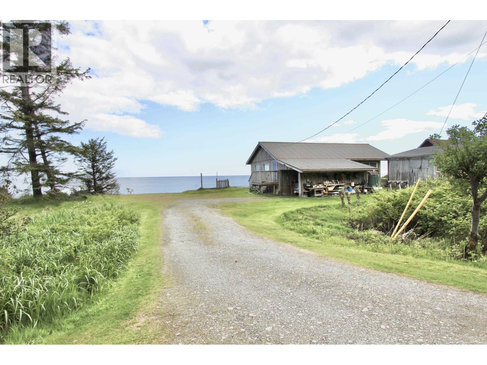 556 Davis Road Property Photo 12