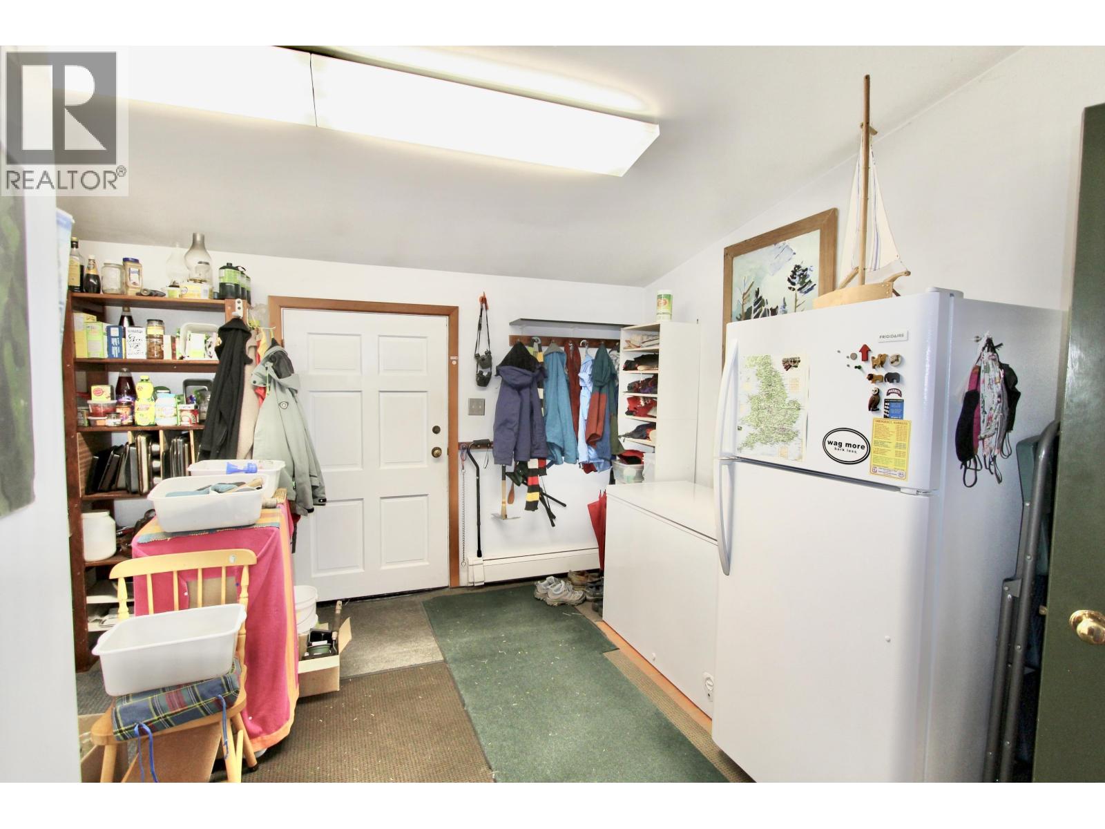 556 Davis Road Property Photo 14