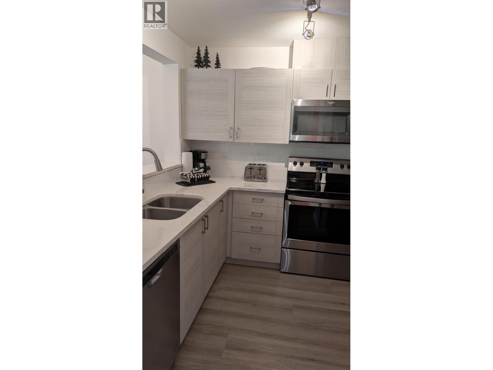 96 4355 Northlands Boulevard Property Photo 8