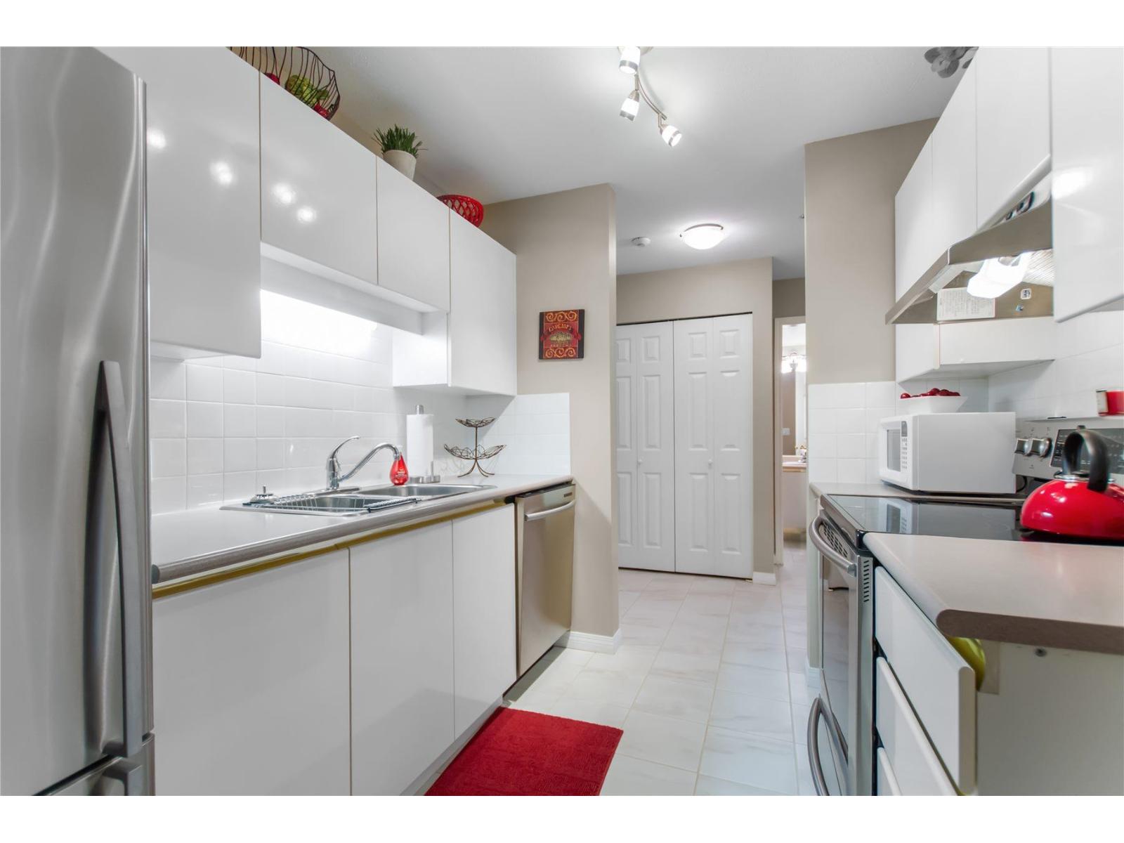 103 15375 17 Avenue Property Photo 11