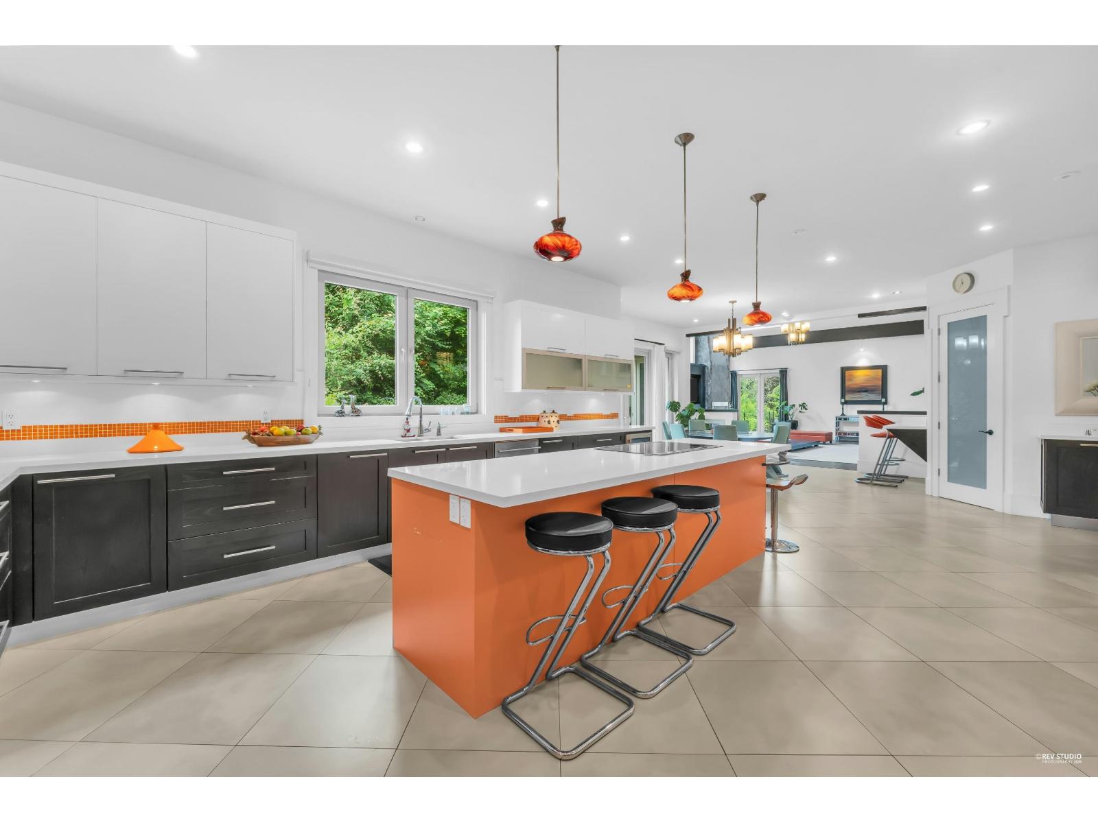 3575 140 Street Property Photo 15